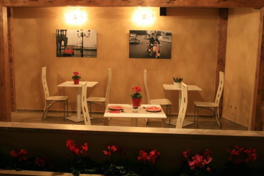 Tango Hotel Rome Bagian luar foto